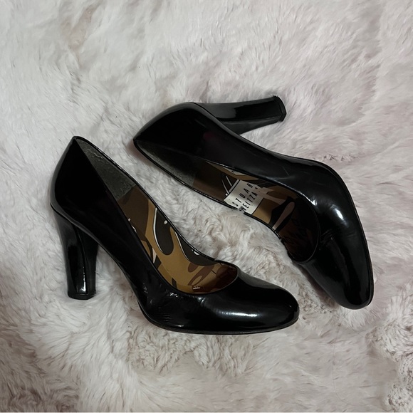 Vintage Patent Leather Stuart Weitzman Heels - Picture 6 of 8